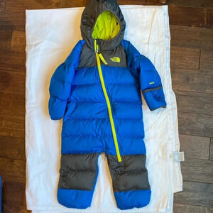 The north face infant snow suit size 6-12 months